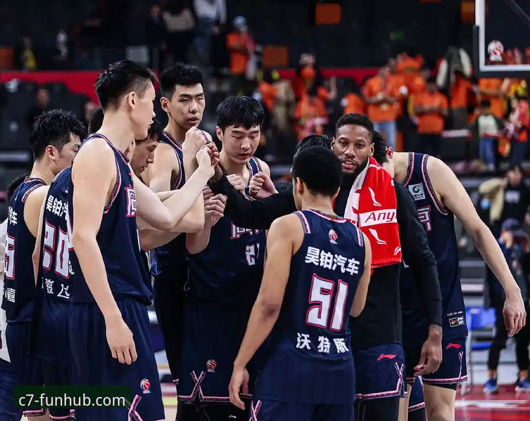 上海男篮豪取12连胜领跑CBA，团队篮球模式成制胜关键